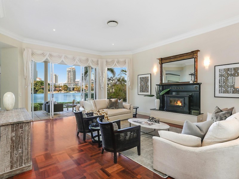 12 Admiralty Drive, Paradise Waters QLD 4217