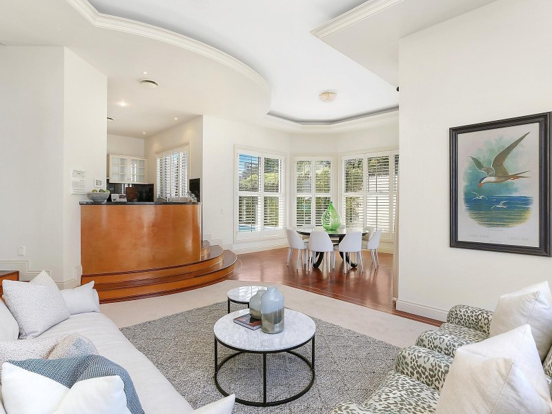 12 Admiralty Drive, Paradise Waters QLD 4217