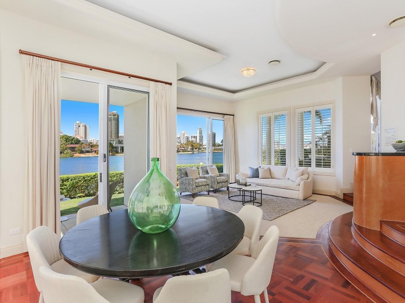 12 Admiralty Drive, Paradise Waters QLD 4217