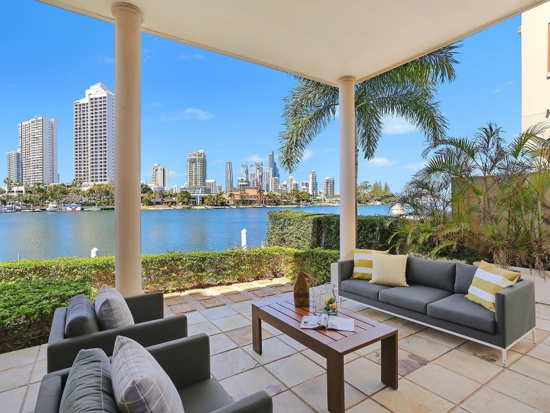 12 Admiralty Drive, Paradise Waters QLD 4217