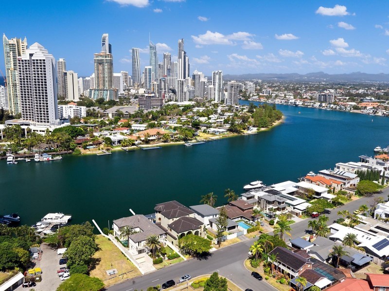 12 Admiralty Drive, Paradise Waters QLD 4217