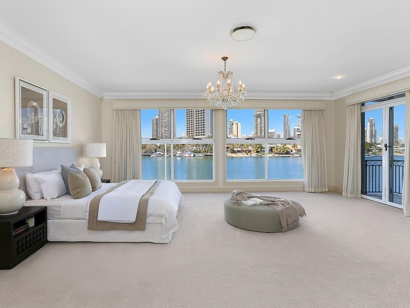 12 Admiralty Drive, Paradise Waters QLD 4217