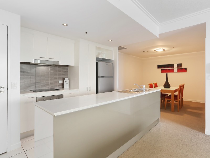 2402/33 T E Peters Drive, Broadbeach Waters QLD 4218