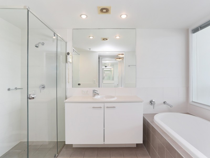 2402/33 T E Peters Drive, Broadbeach Waters QLD 4218