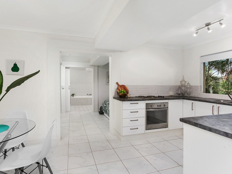 13 Grenaside Court, Robina QLD 4226