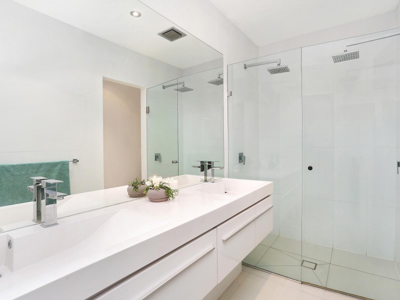 11A Turpin Road, Labrador QLD 4215