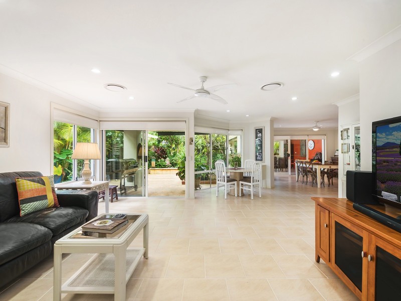 7 Abby Crescent, Ashmore QLD 4214