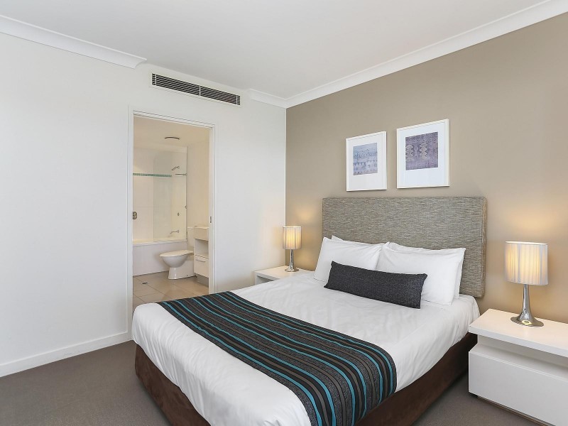 915/430 Marine Parade, Biggera Waters QLD 4216