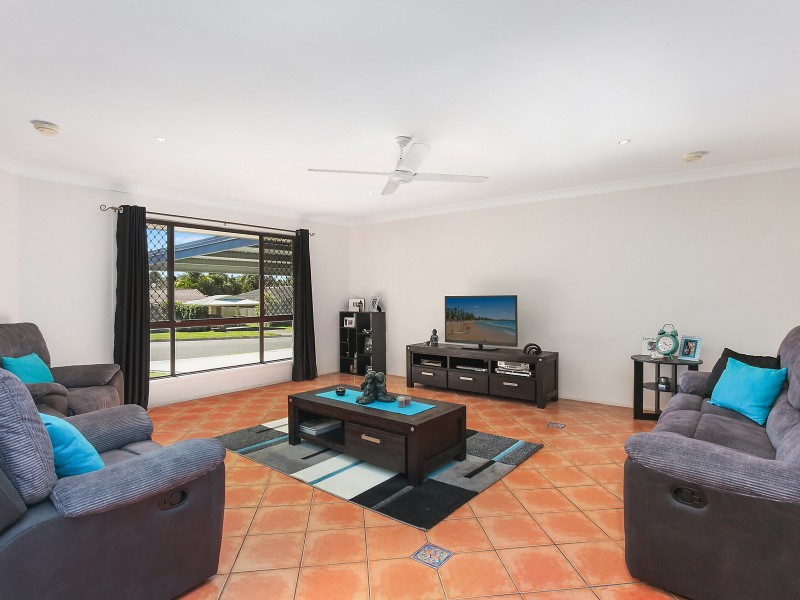 59 Open Drive, Arundel QLD 4214