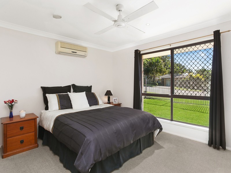 59 Open Drive, Arundel QLD 4214