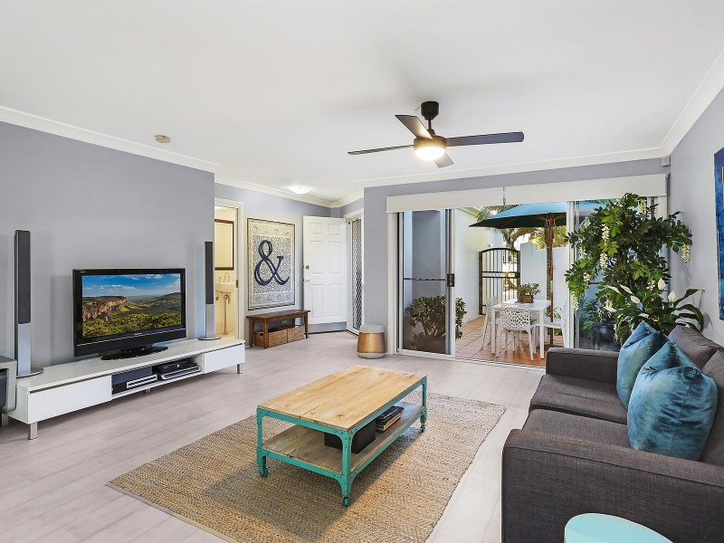 10/100 Cotlew Street East, Southport QLD 4215