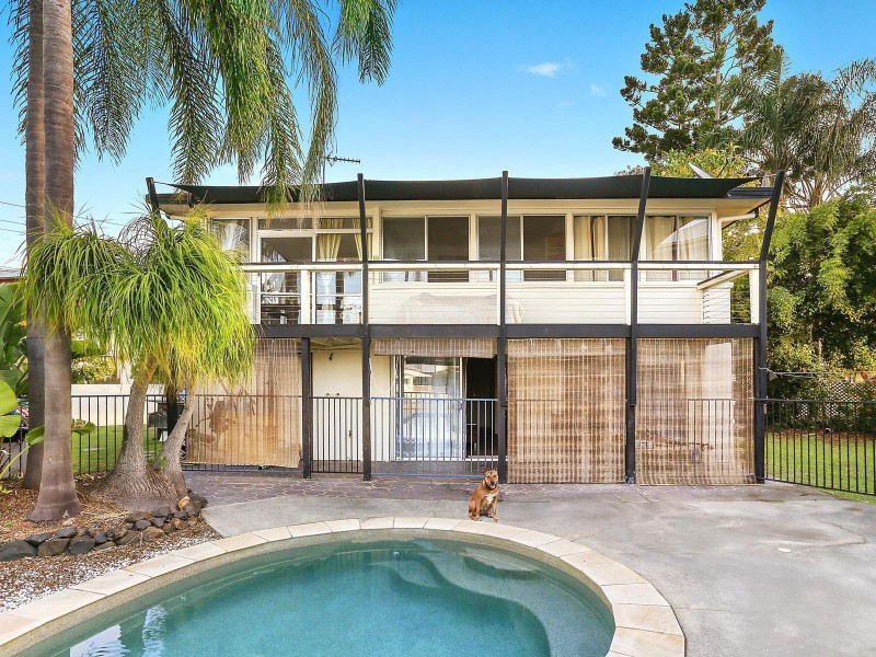 31 Merrimac Boulevard, Broadbeach Waters QLD 4218