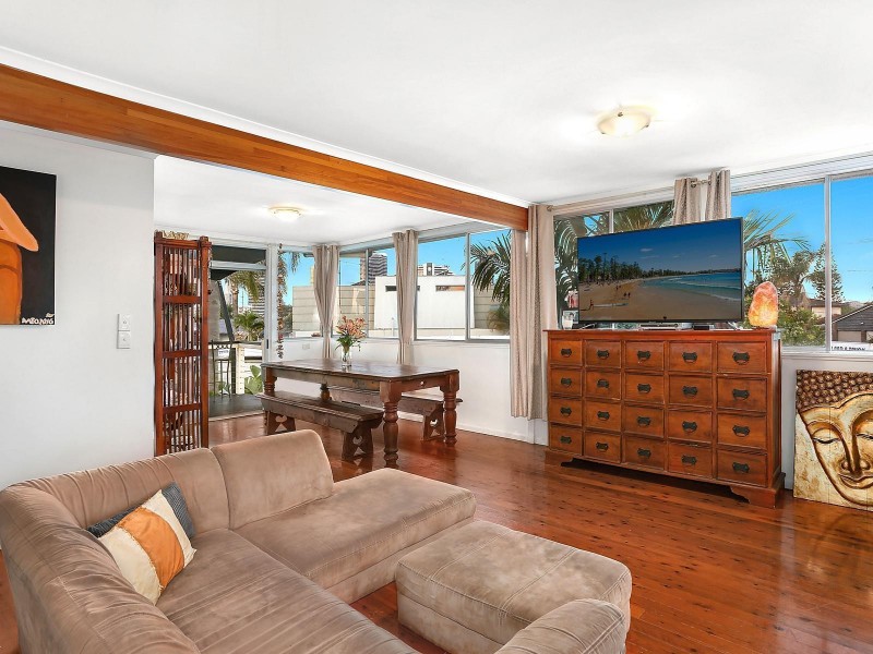 31 Merrimac Boulevard, Broadbeach Waters QLD 4218