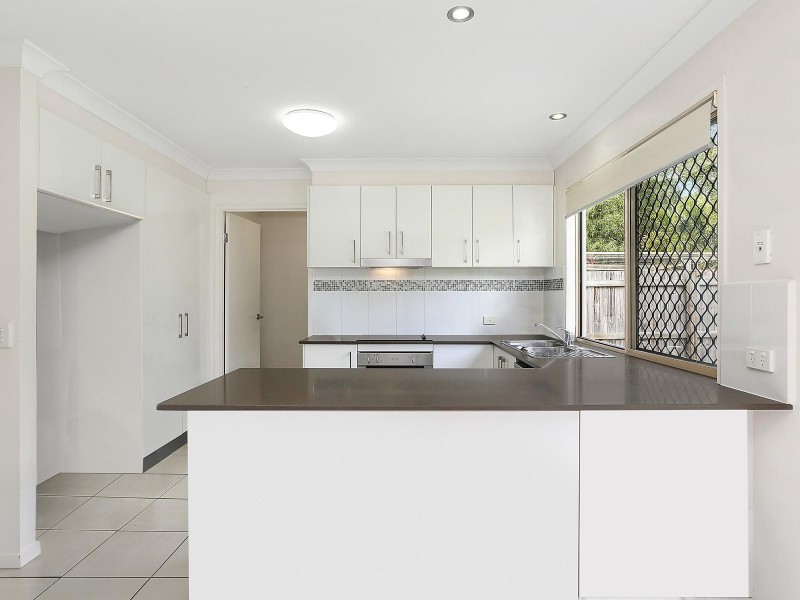 2/20 Barton Avenue, Southport QLD 4215