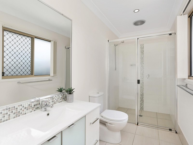 2/20 Barton Avenue, Southport QLD 4215