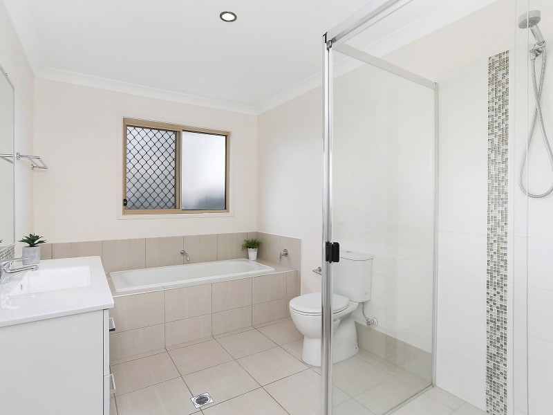 2/20 Barton Avenue, Southport QLD 4215