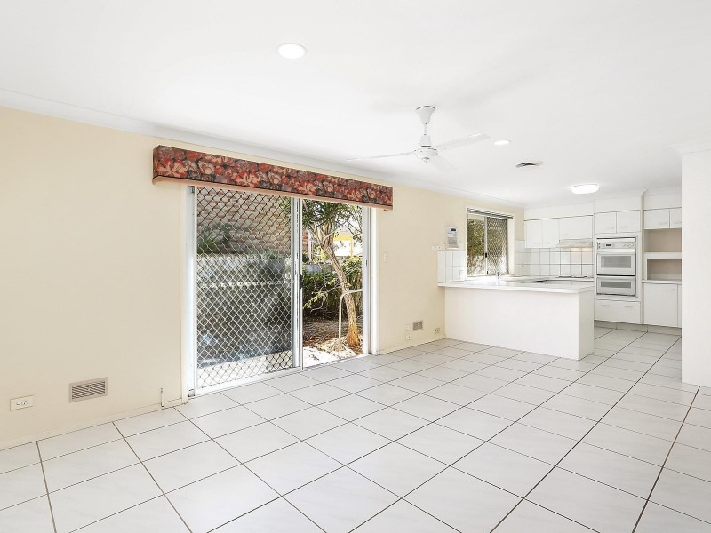 2 Montserrat Court, Clear Island Waters QLD 4226