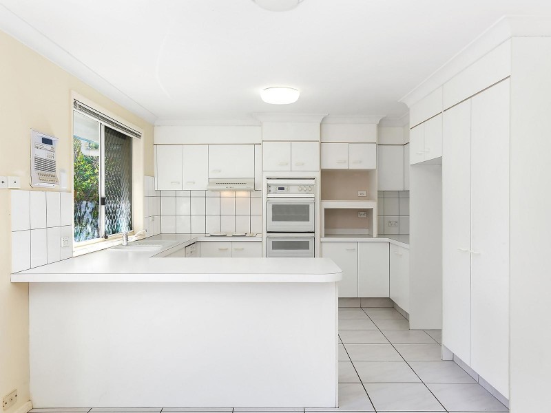2 Montserrat Court, Clear Island Waters QLD 4226