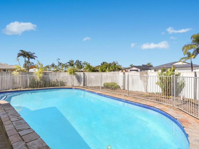 2 Montserrat Court, Clear Island Waters QLD 4226