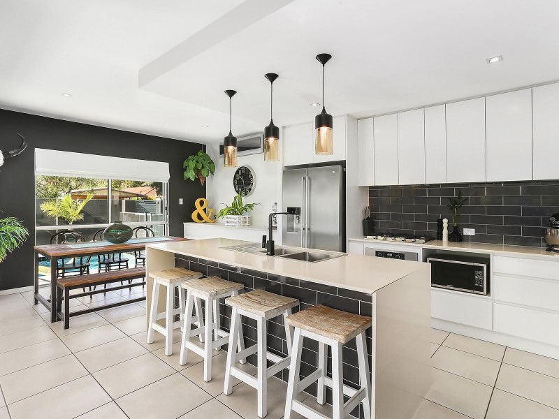 1/6 Tahiti Avenue, Palm Beach QLD 4221