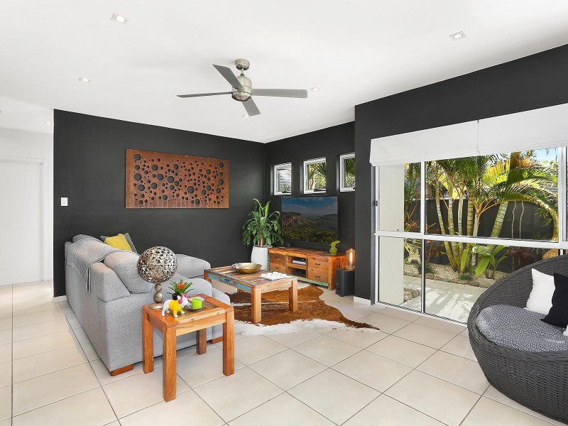 1/6 Tahiti Avenue, Palm Beach QLD 4221