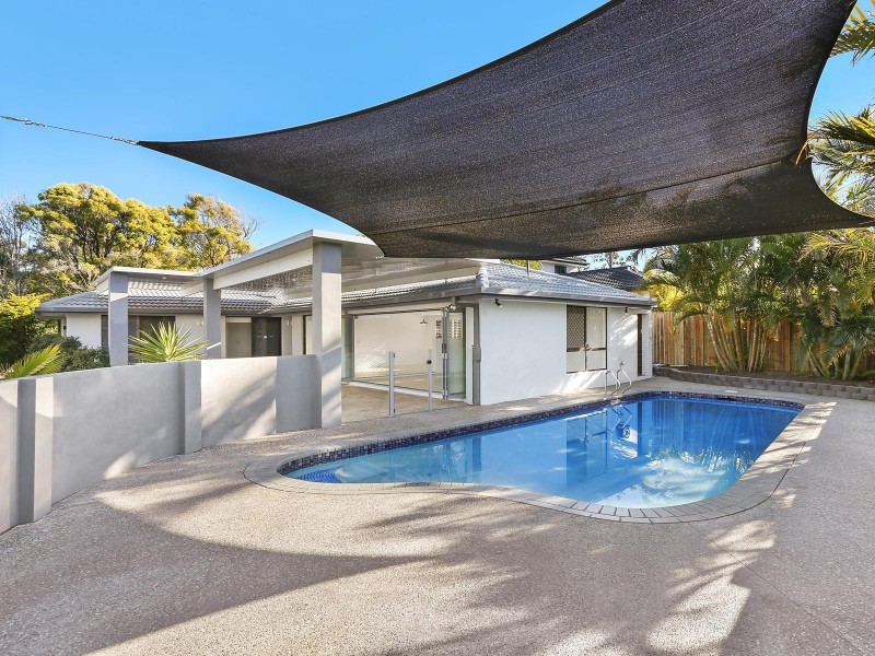 27 Canterbury Chase, Ashmore QLD 4214