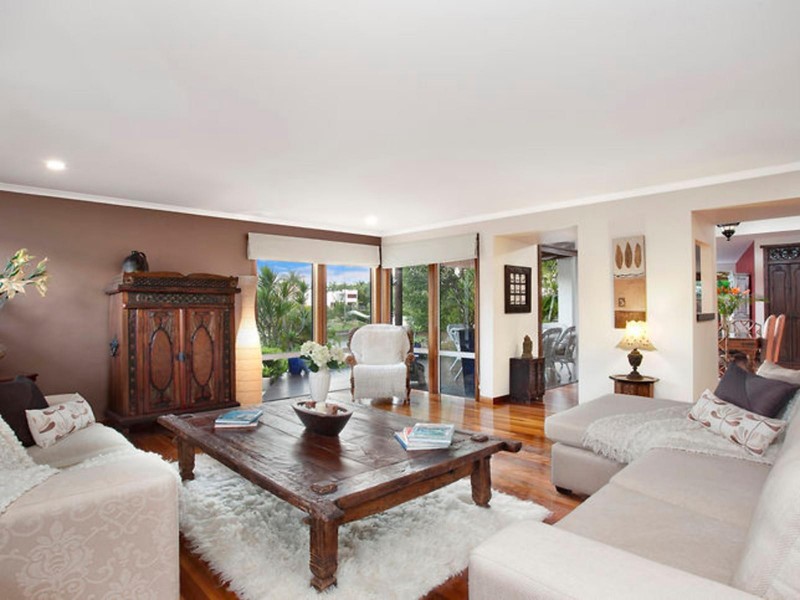 3 Naranja Crescent, Benowa Waters QLD 4217