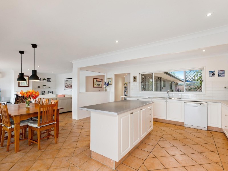 95 Allambi Avenue, Broadbeach Waters QLD 4218