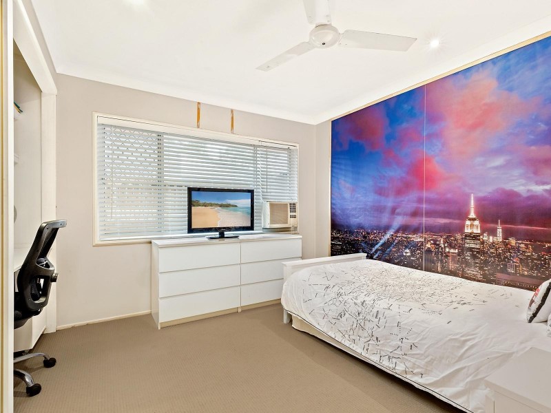 95 Allambi Avenue, Broadbeach Waters QLD 4218