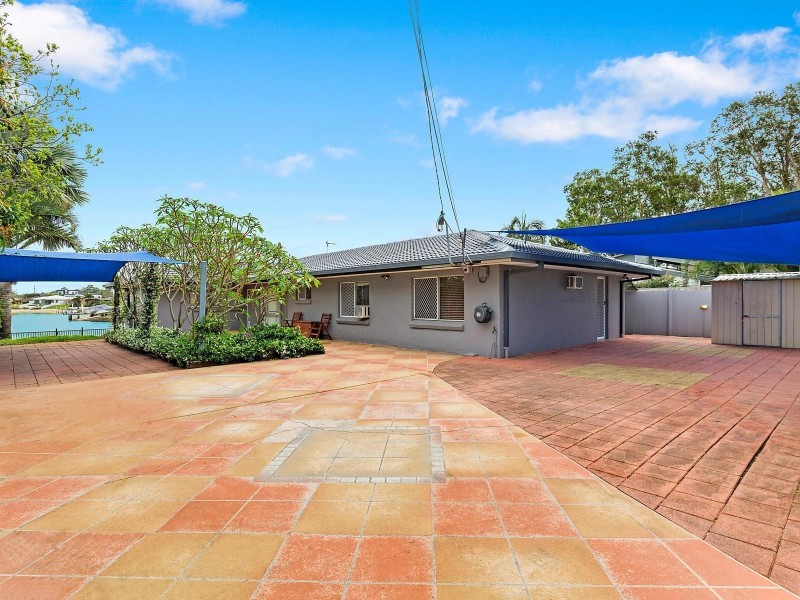 95 Allambi Avenue, Broadbeach Waters QLD 4218