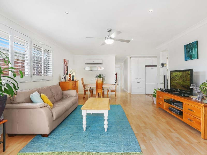 81 Chainey Avenue, Miami QLD 4220