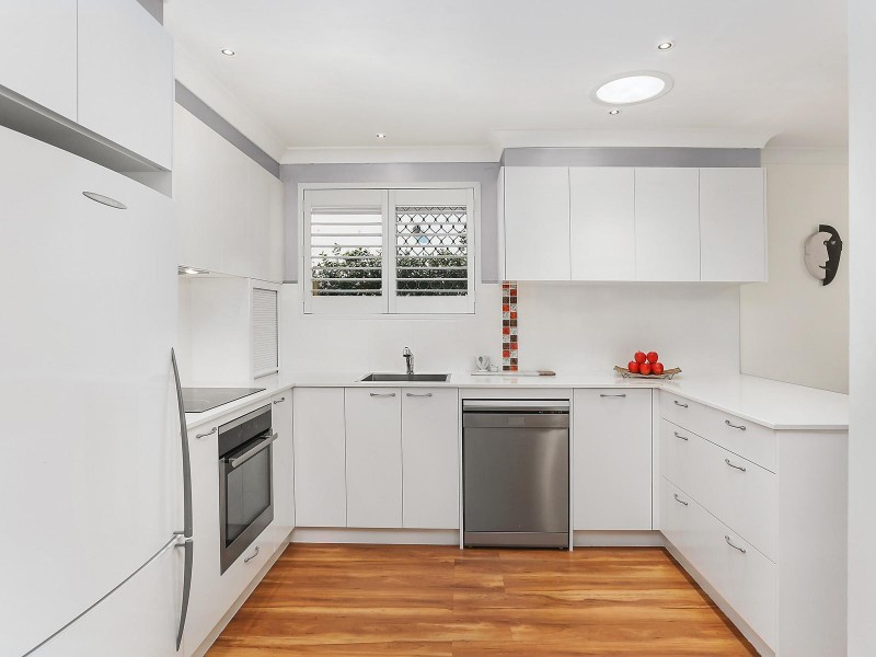 81 Chainey Avenue, Miami QLD 4220