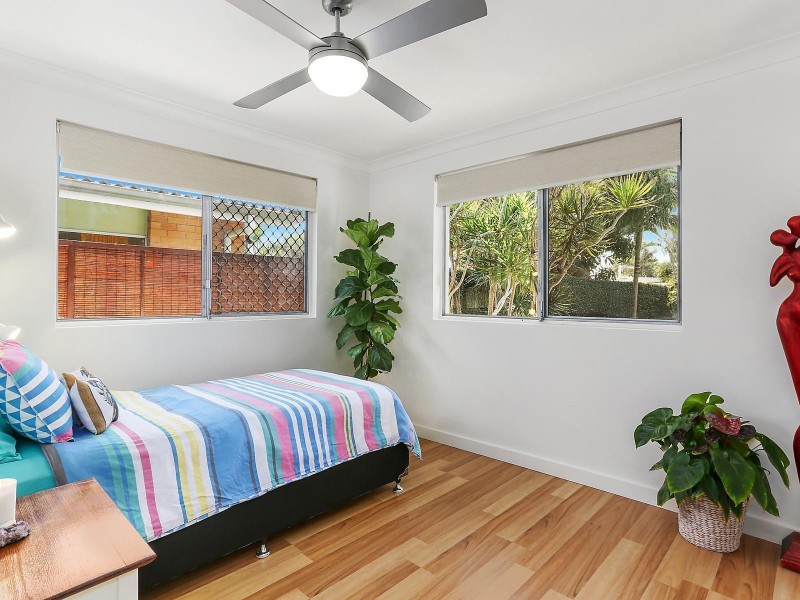 81 Chainey Avenue, Miami QLD 4220