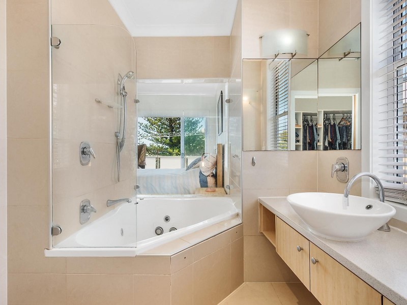 2/82 Albatross Avenue, Mermaid Beach QLD 4218