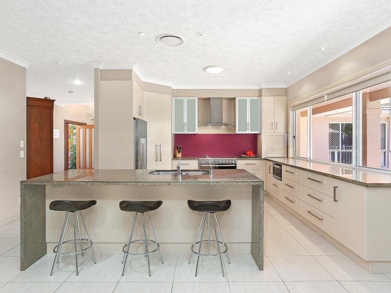 30 Christa Way, Benowa Waters QLD 4217