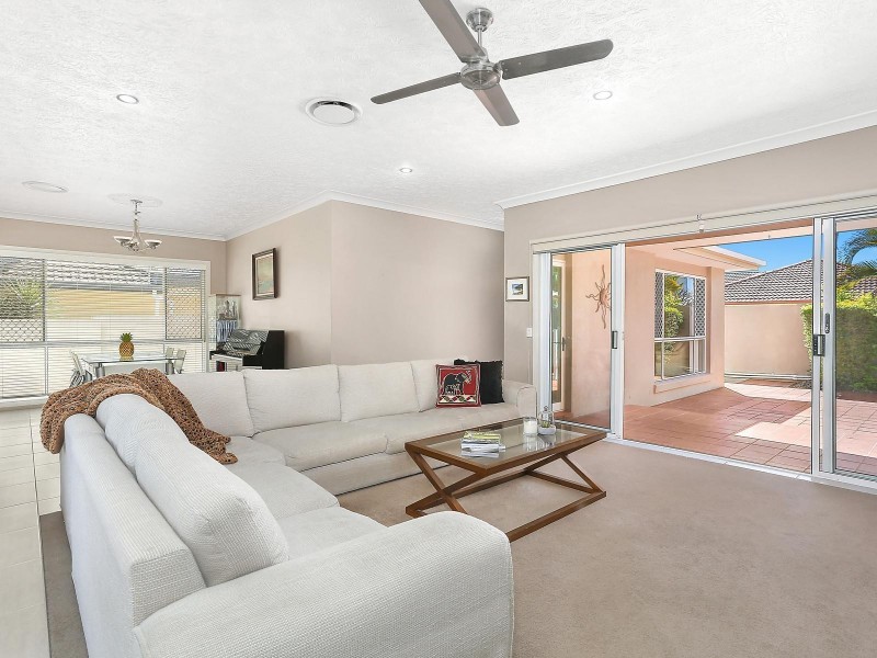 30 Christa Way, Benowa Waters QLD 4217