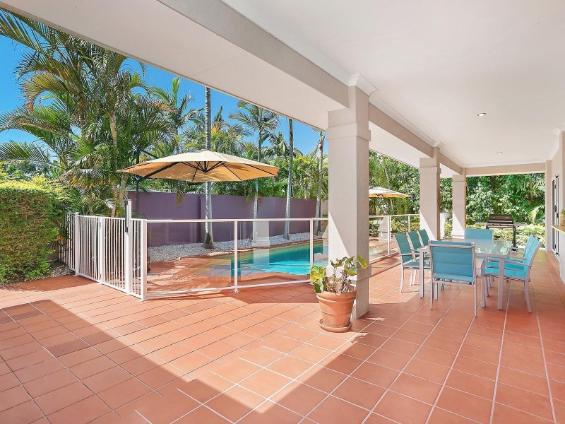 30 Christa Way, Benowa Waters QLD 4217