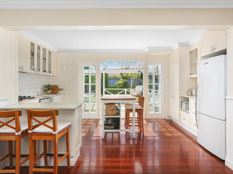 14 Campbell Street, Sorrento QLD 4217