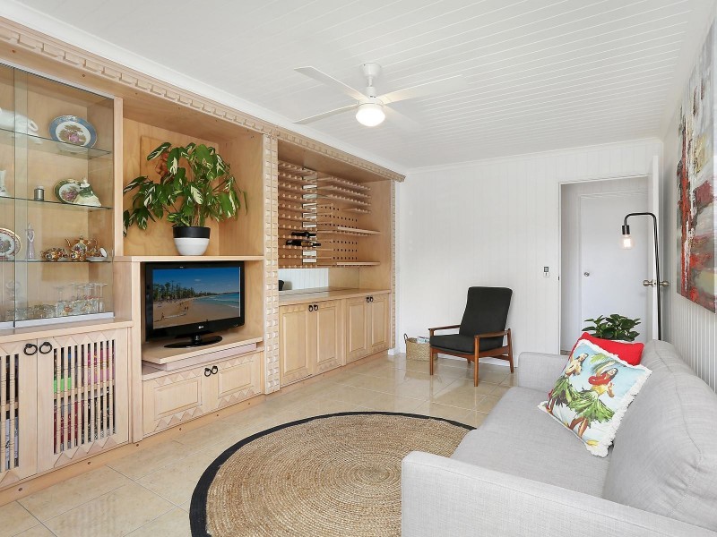 6 Binnacle Court, Mermaid Waters QLD 4218