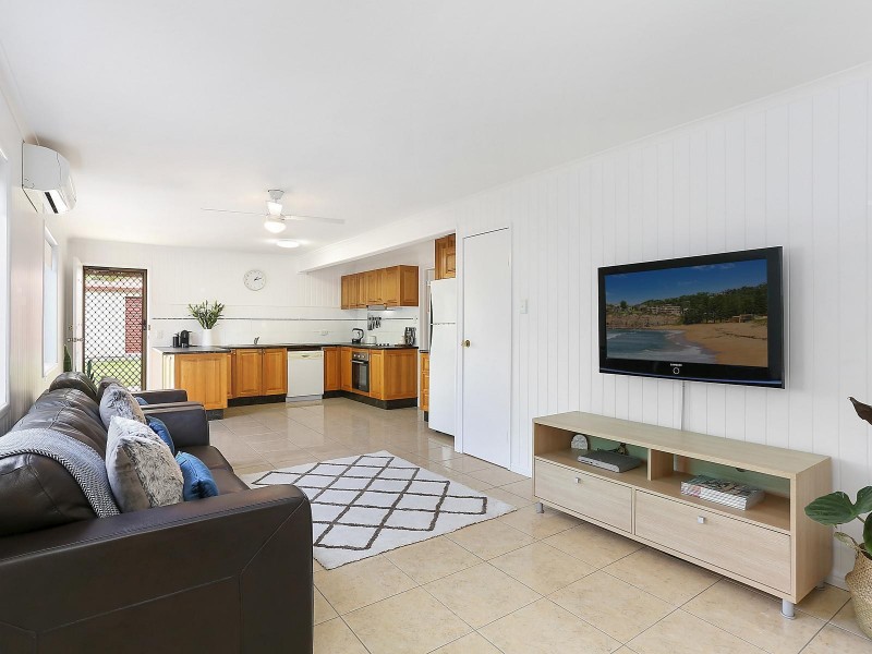 6 Binnacle Court, Mermaid Waters QLD 4218