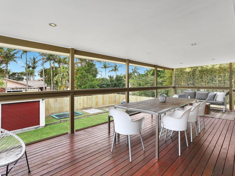 6 Binnacle Court, Mermaid Waters QLD 4218