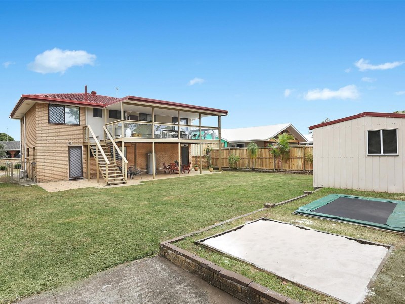 6 Binnacle Court, Mermaid Waters QLD 4218