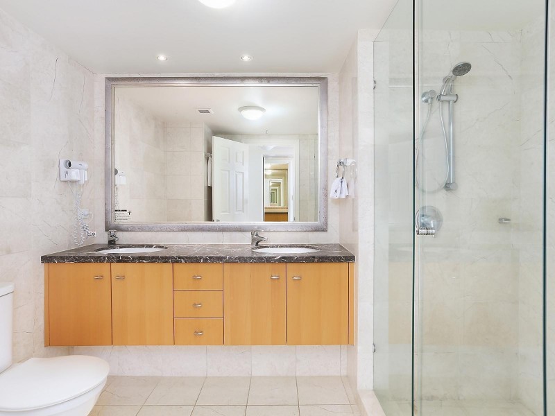 2163/2633 Gold Coast Highway, Broadbeach QLD 4218