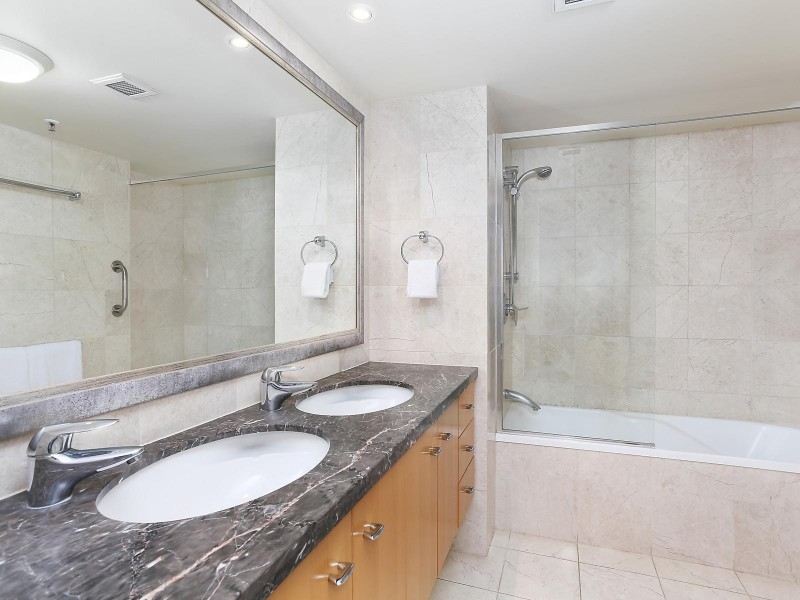 2163/2633 Gold Coast Highway, Broadbeach QLD 4218