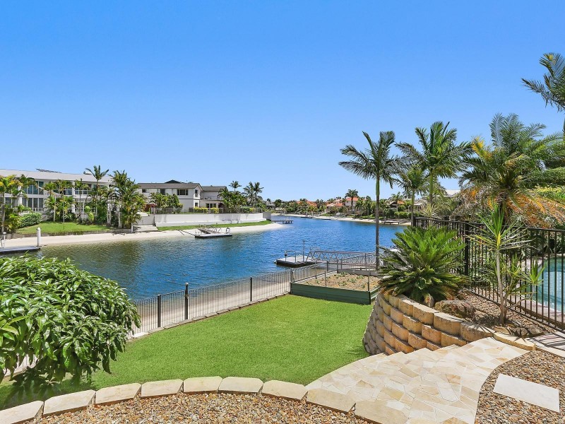271 Rio Vista Boulevard, Mermaid Waters QLD 4218