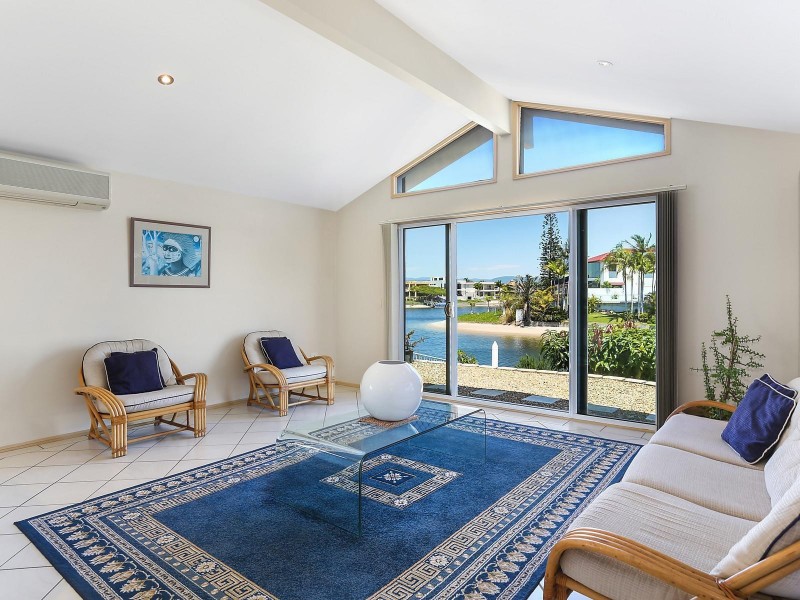 271 Rio Vista Boulevard, Mermaid Waters QLD 4218