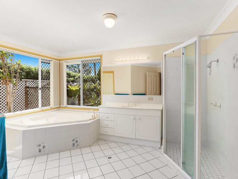 271 Rio Vista Boulevard, Mermaid Waters QLD 4218