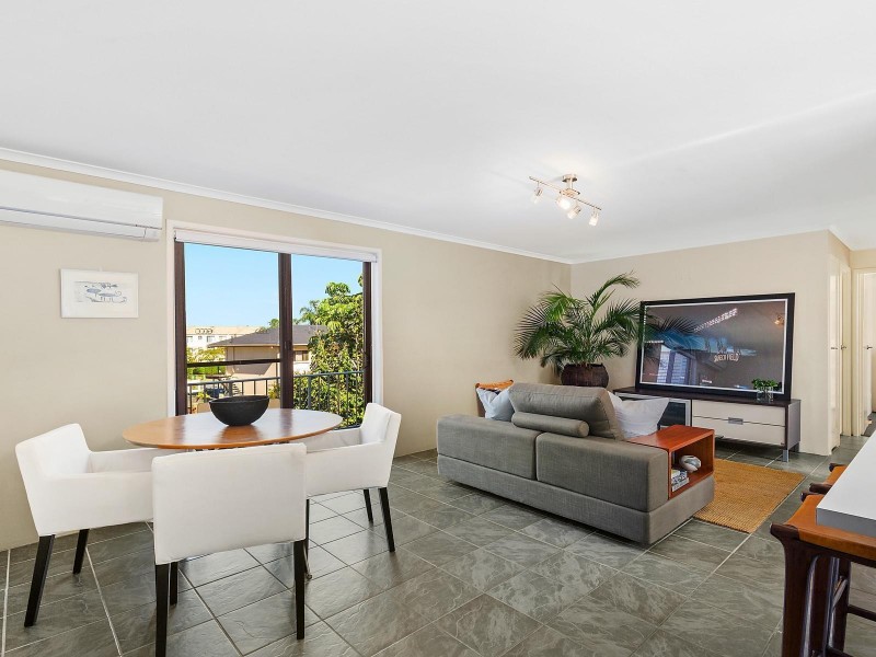 6/4 Baker Avenue, Labrador QLD 4215