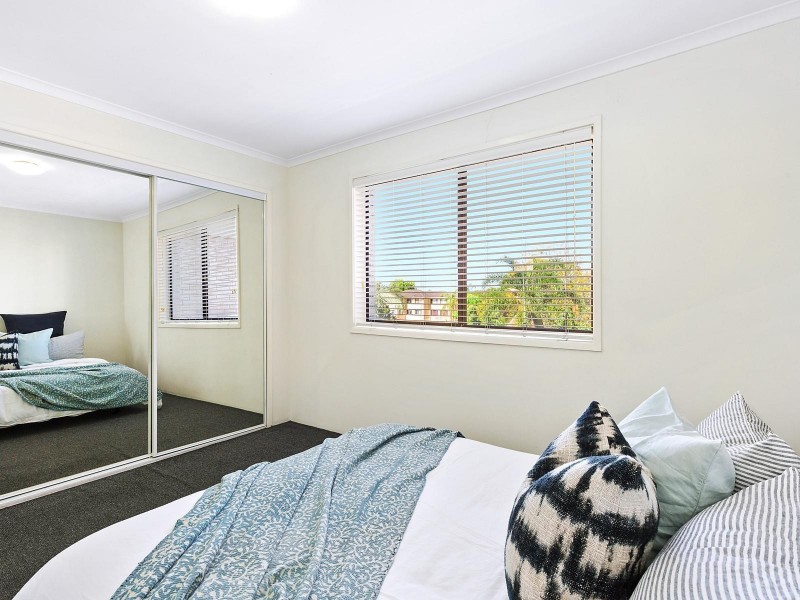 6/4 Baker Avenue, Labrador QLD 4215