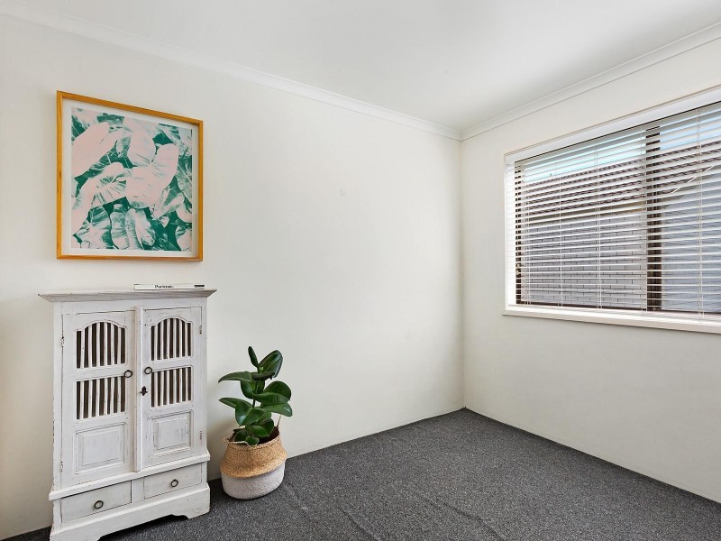 6/4 Baker Avenue, Labrador QLD 4215